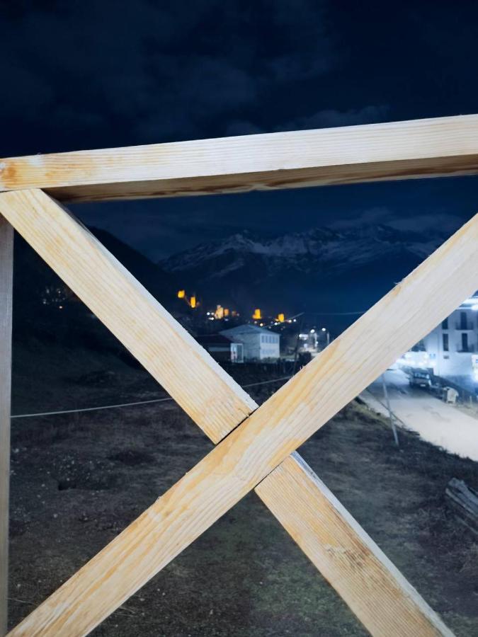 Tetne Qor Guesthouse メスティア エクステリア 写真