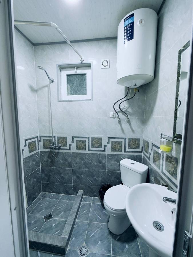 Tetne Qor Guesthouse メスティア エクステリア 写真