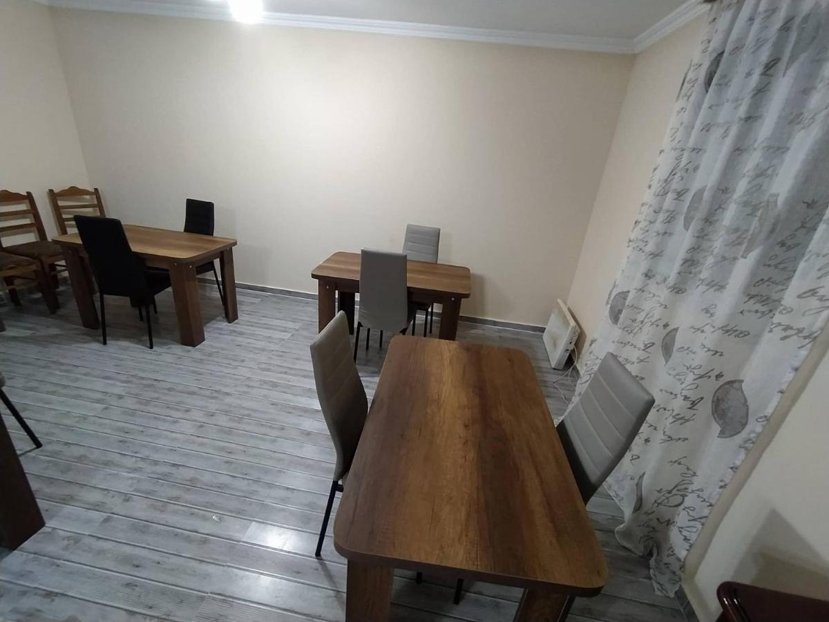 Tetne Qor Guesthouse メスティア エクステリア 写真