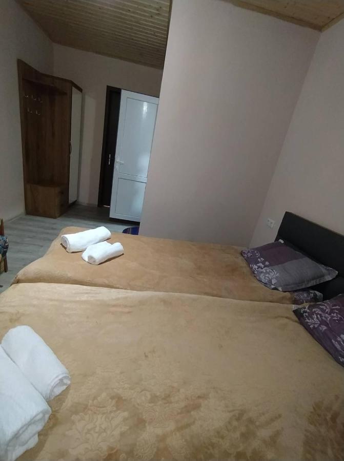 Tetne Qor Guesthouse メスティア エクステリア 写真