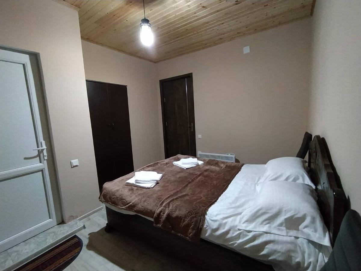 Tetne Qor Guesthouse メスティア エクステリア 写真